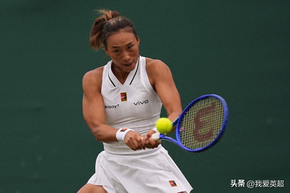 Hard luck for Zheng Qinwen? She lost 0-2 to Siniakova! Four defeats in a row on grass and a fourth consecutive first-round exit at Wimbledon.