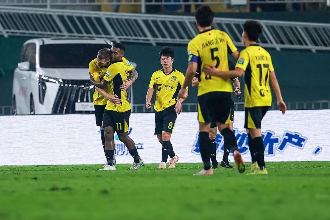 After five rounds, Guangzhou Panthers lead the China League One standings.