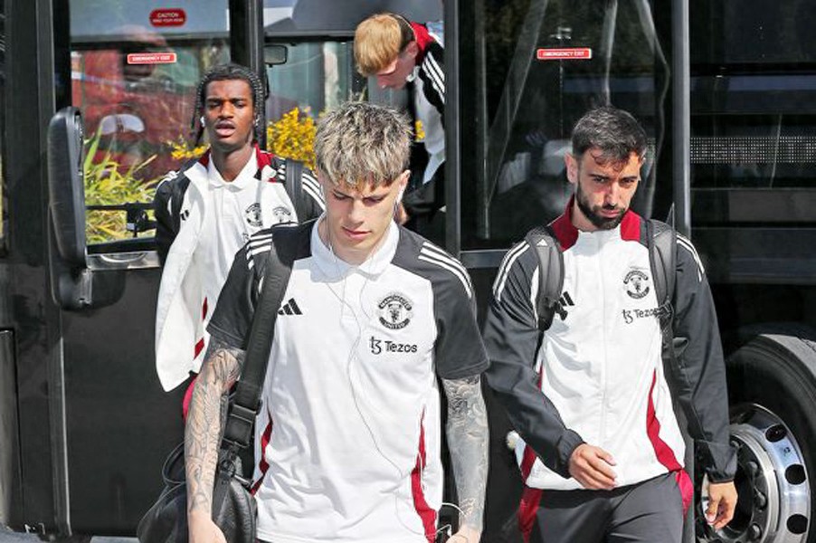 Manchester United announced the away Chelsea squad, and the demon returned to replace Yoro! Amorim will use the full main force