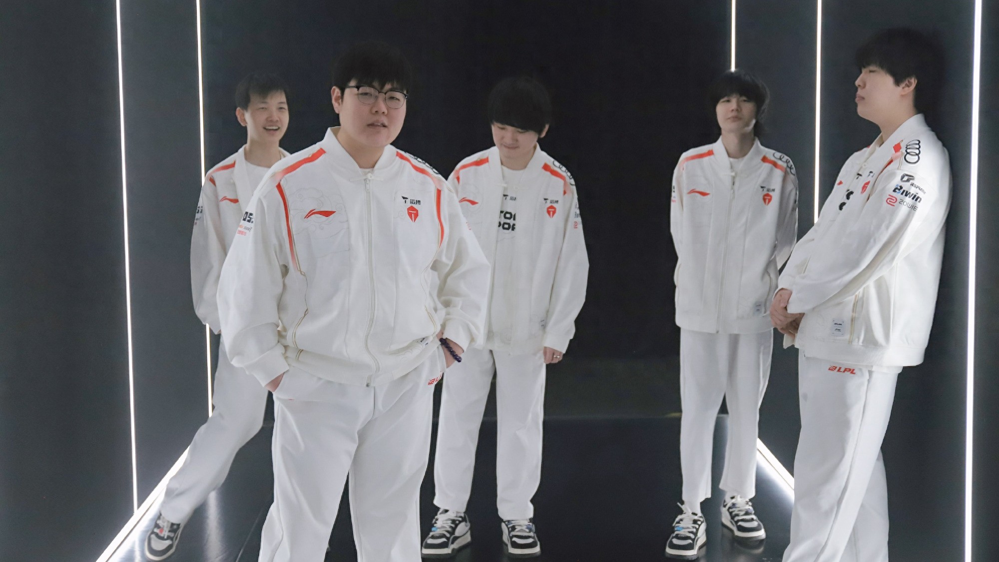 LPL all-Chinese class disbanded and suspended! The official commentary predicts the playoffs: IG will win BLG 3:2