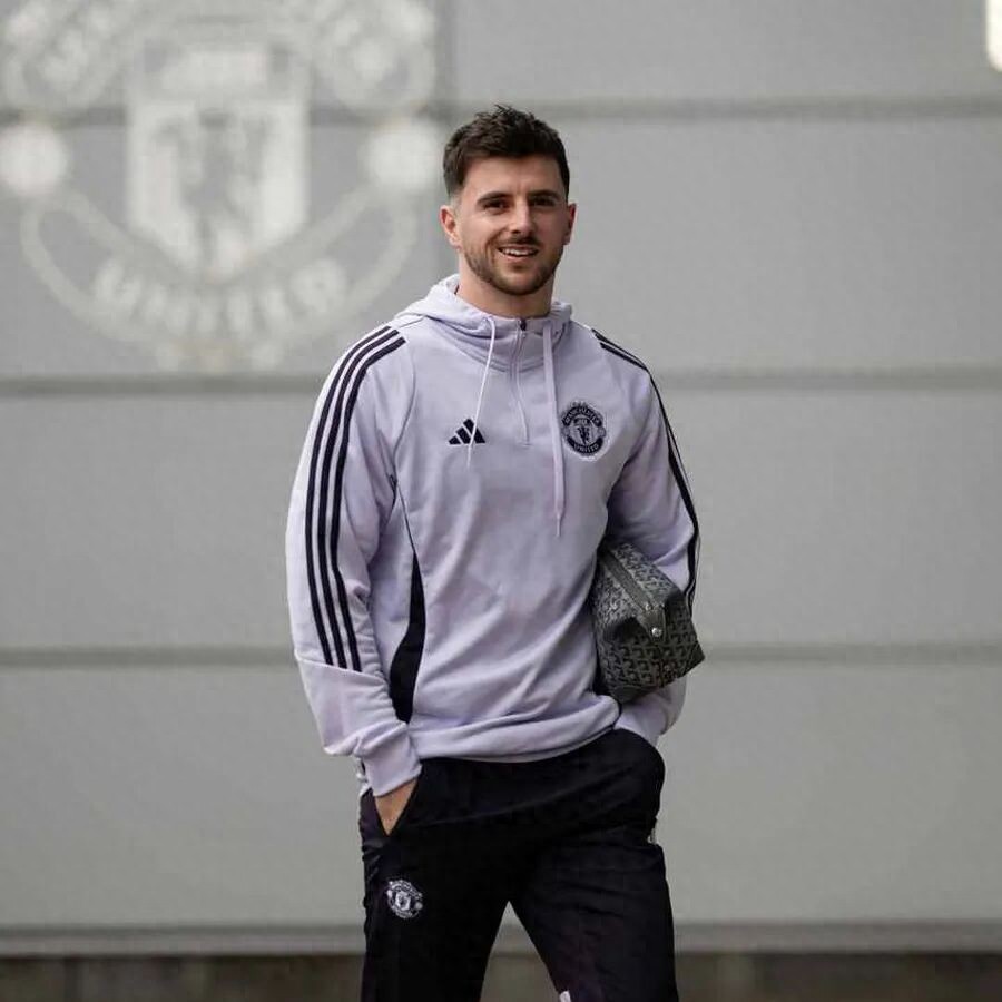 Mount has returned to training and is set to play against Everton for Manchester United! He is already on the Red Devils' blacklist, with Carrick supporting his sale.