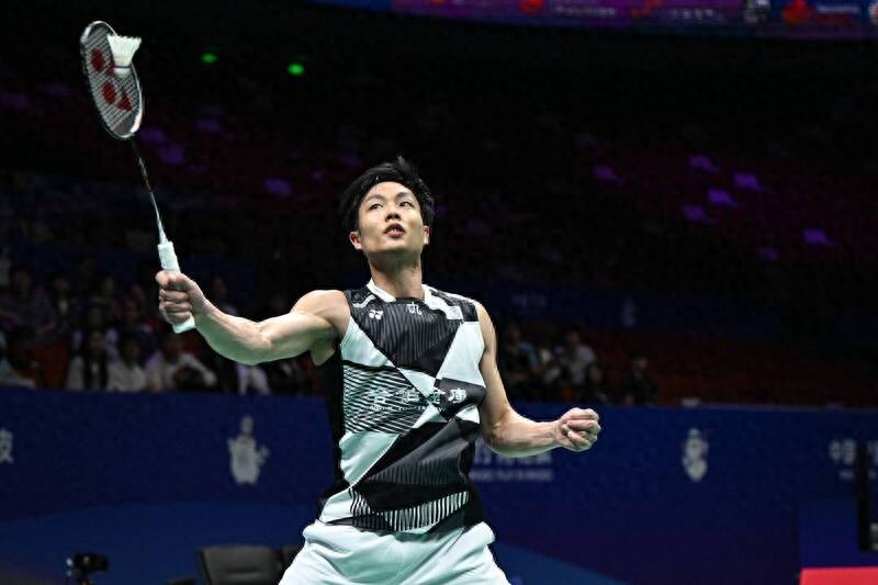 Chinese Taipei's first brother Chou Tien Cheng "alone" advanced to the top 8 of the 2025 Indonesia Open Badminton Championships