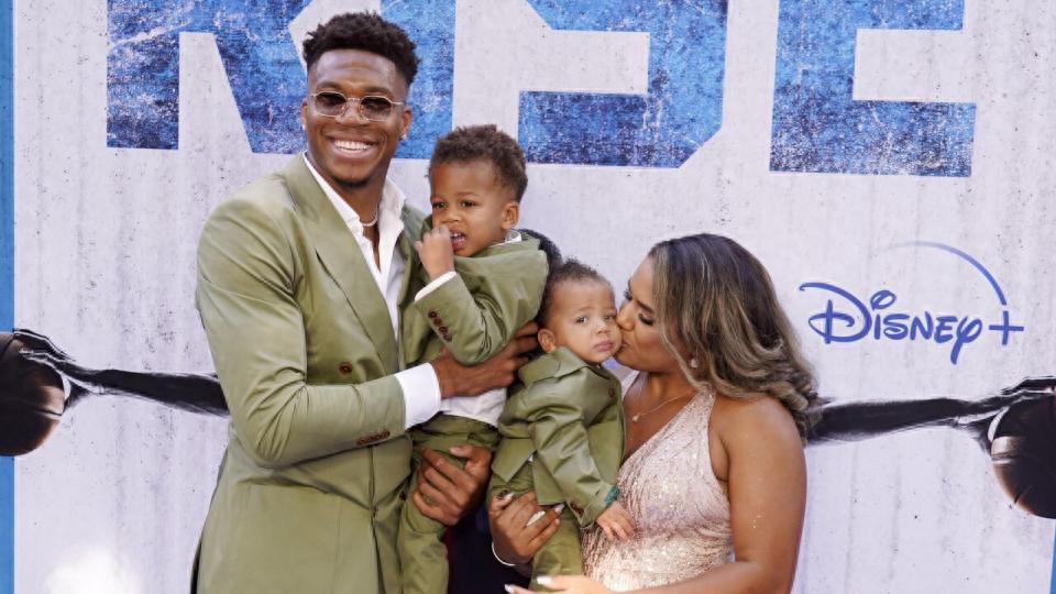Is Giannis destined to leave the Bucks? His wife moves with the kids out of Milwaukee; US media propose Knicks&#39; 6-for-1 trade plan