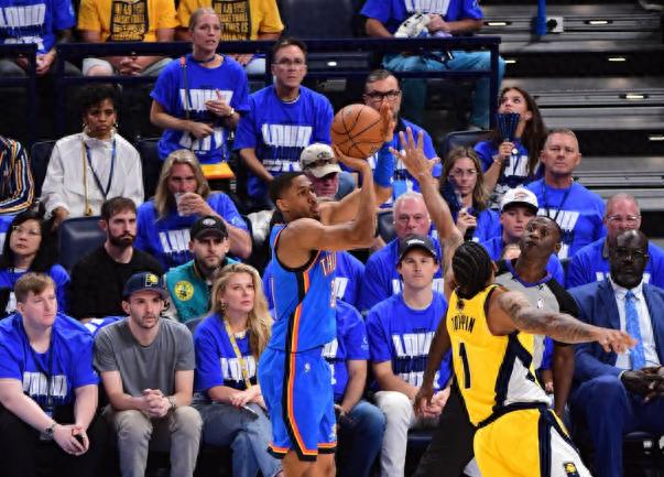 Chet set a record! Alexander 34+8, the whole team scored 15+, and the Thunder beat the Pacers with a big score of 1-1