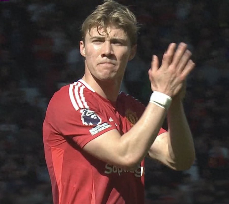 Manchester United must sign two strikers, Hojlund may have no place to stand! Lajue wants to sell 60 million, but no one wants it