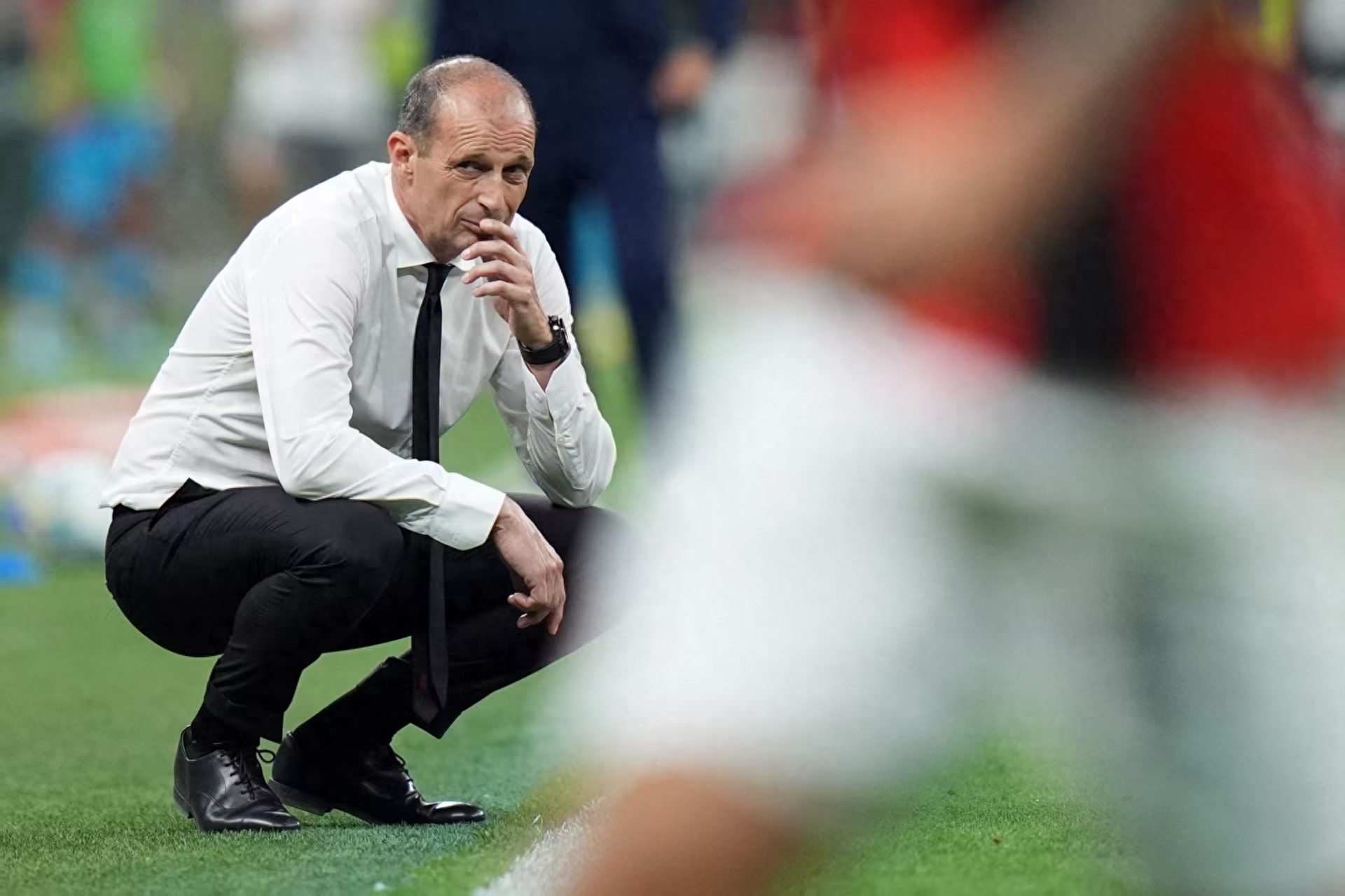Allegri is drifting through Serie A with his protégés, planning to bring Rabiot and Vlahović to Napoli if he takes over.