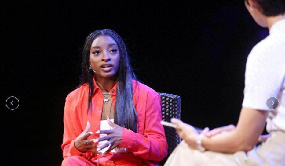 The queen of American gymnastics, Biles, visited Hong Kong for the first time and had close contact with the children, which was very close to the people