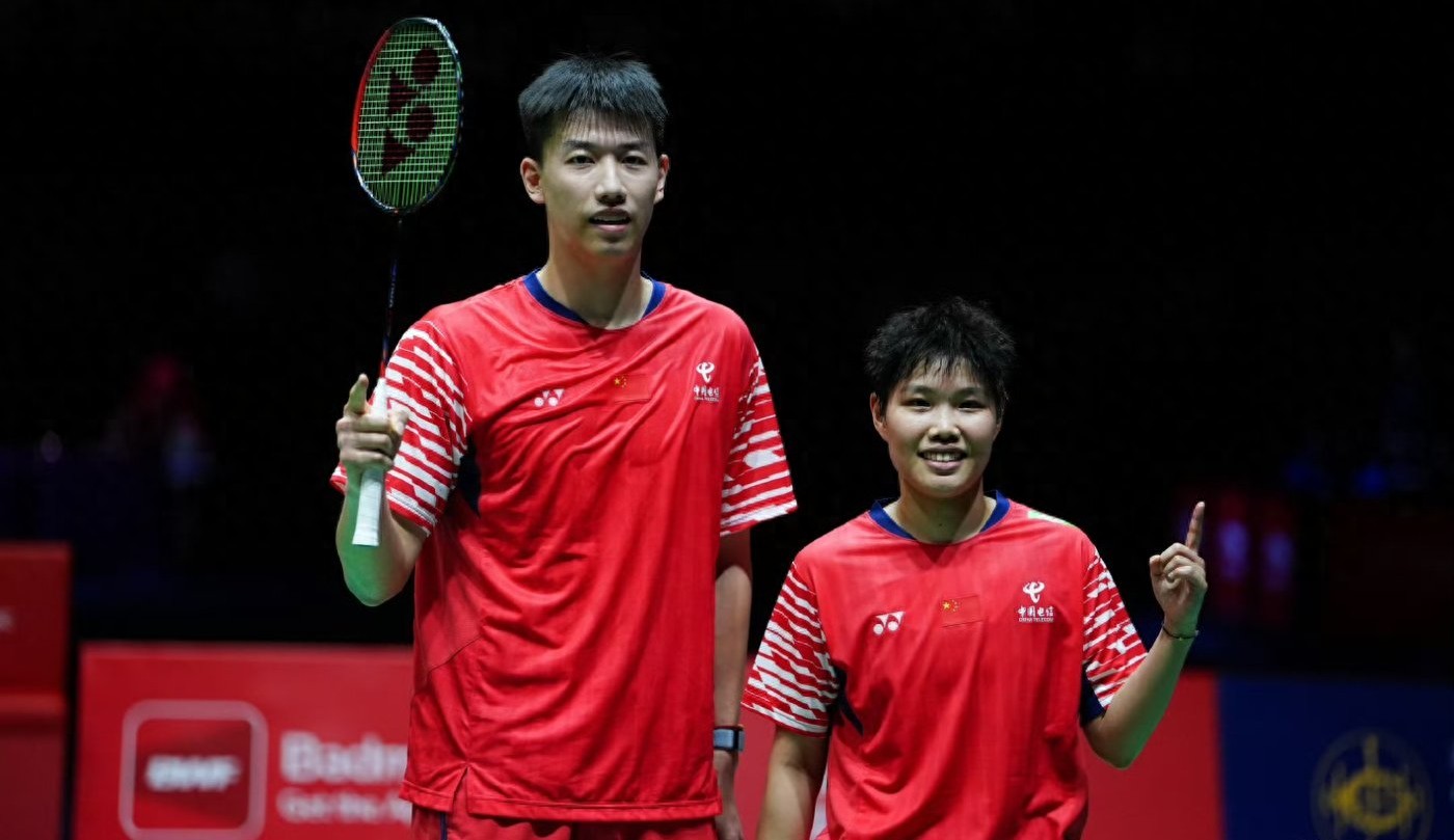 Today&#39;s report on the Badminton Korea Open (9.27): Feng Yanzhe/Huang Dongping and Wei Yaxin/Jiang Zhenbang win their matches.