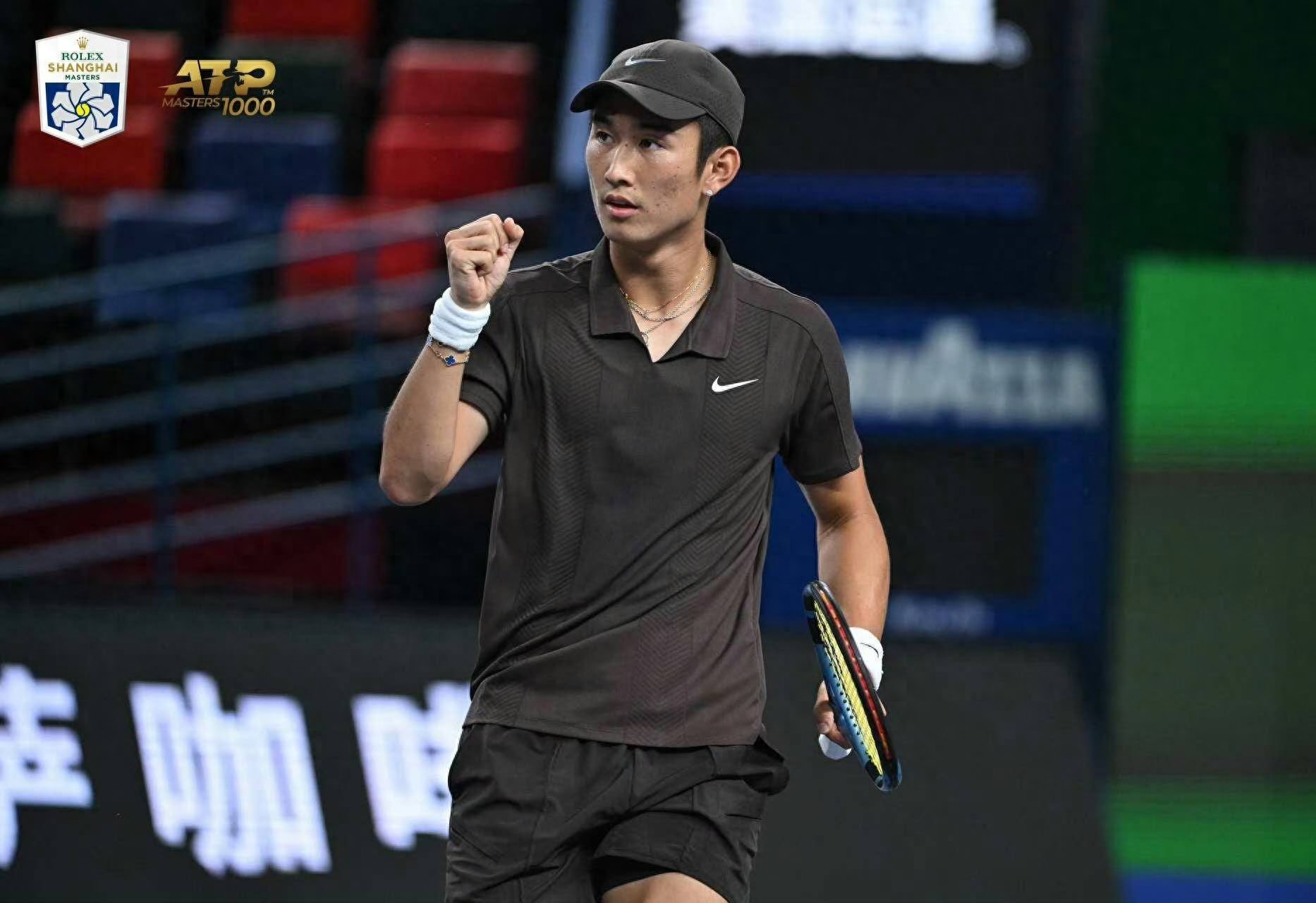 Shang Juncheng ended the Chinese team’s embarrassing streak of eight consecutive losses, advancing to the second round for the second year in a row and earning 250,000 yuan in prize money.