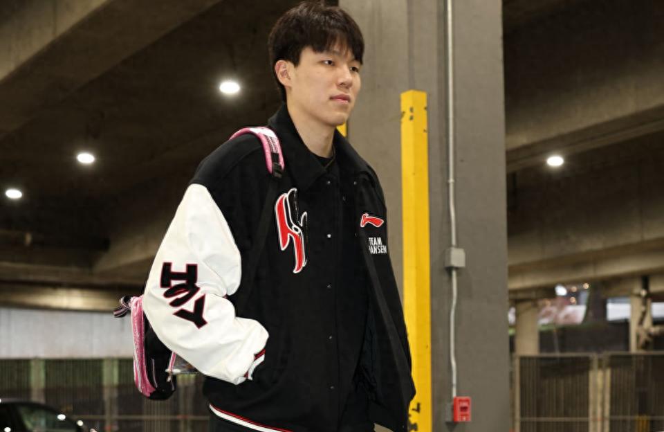 Yang Hansen's opportunity has come again! The Trail Blazers will be without 8 players against the Celtics: Robert Williams resting due to left knee injury management.