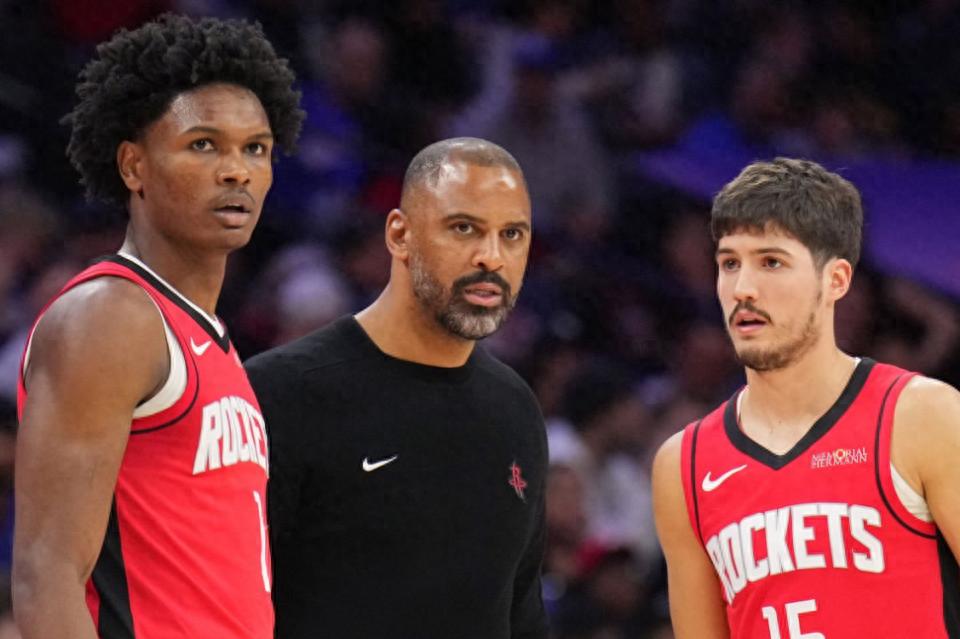 The Rockets are highly unlikely to sign any new players! Shepard and Amen are expected to partner in the backcourt, with trade evaluations postponed until the deadline.