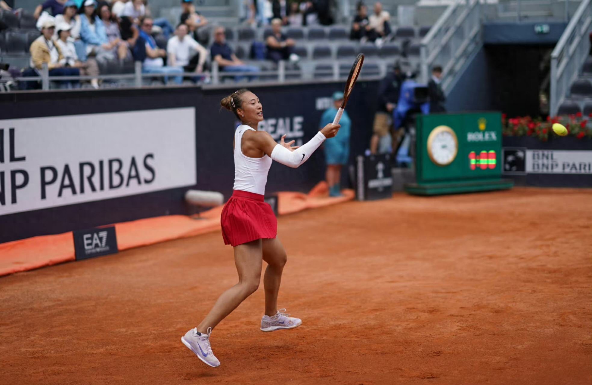 In the face of a small challenge to advance, Zheng Qinwen: A stable mentality helps a lot, and the results of Rome determine the French Open expectations