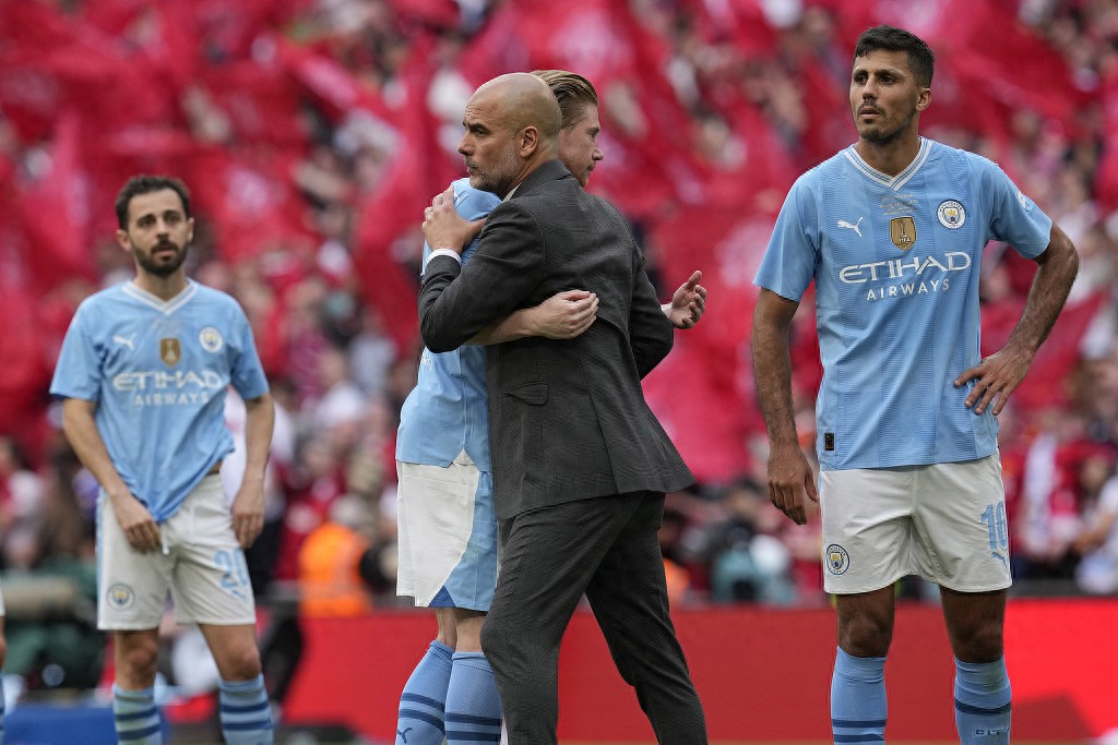 A great turnaround! Guardiola confirms: Manchester City's "team soul" stays, while Manchester United offers a semi-regular player for £10 million.