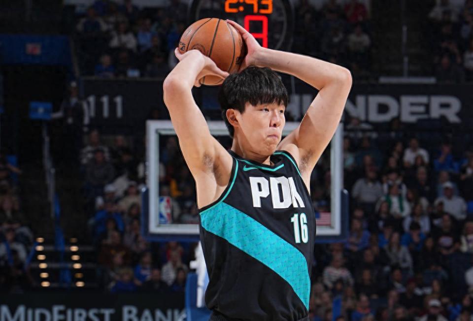 Yang Hansen's 2 Points, 1 Rebound: Is His Future Bleak? Portland Media Says He Must Seize the Golden Opportunity in March.