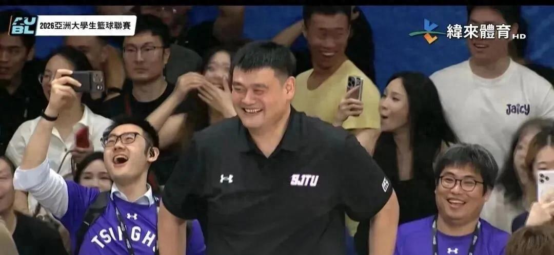 Alumnus Yao Ming Can't Sit Still! SJTU's Unbelievable Buzzer-Beater Bank Shot Three-Point Stuns Tsinghua