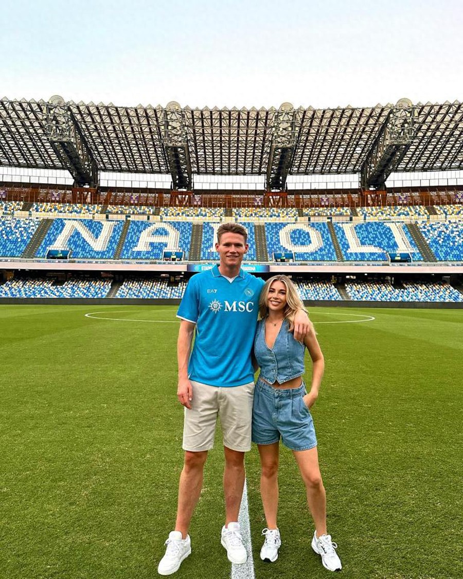 Wheat has become a legend in Naples but longs to return to the Premier League; being so popular is also hard to handle! Manchester United stands to benefit.