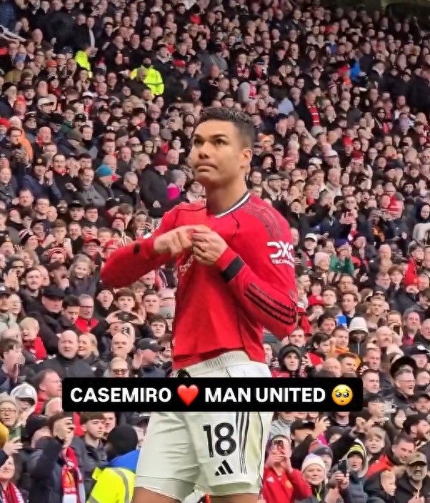 The mutual commitment of having an experienced veteran: Casemiro points at the club badge after scoring, fans chant for him to stay.