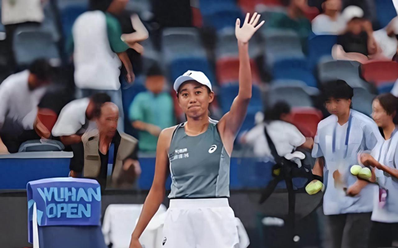 Zhang Shuai climbs higher in personal ranking after moving to a favorable venue, with netizens humorously commenting: skipping the National Games makes her the big winner.