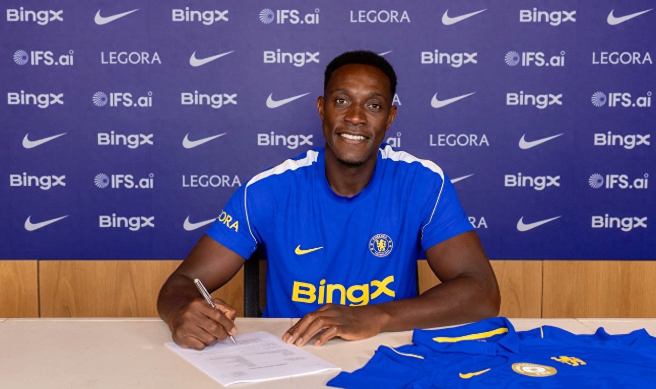 New Direction at Stamford Bridge: Chelsea Signs 35-Year-Old Welbeck, Veteran's Arrival Signals Shift in Transfer Strategy
