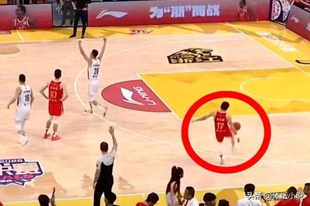 The mentality is broken! Guangsha 92-94 Beijing, Sun Minghui missed two free throws, and kicked the basketball after losing