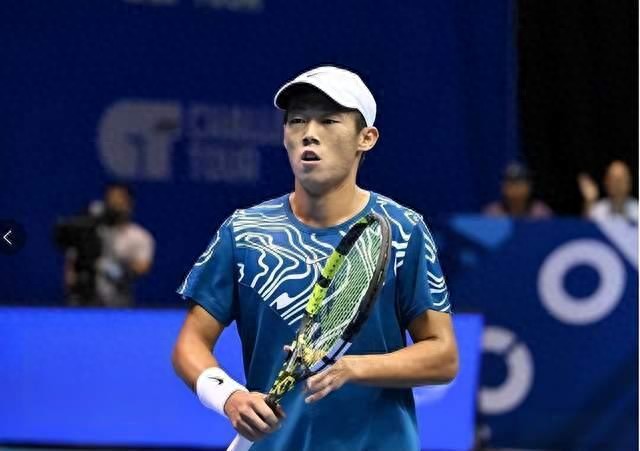 Defending the top seed glory, Zeng Junxin defended his title for the first time in his career