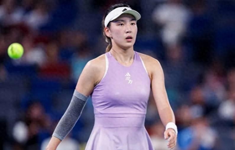 The inspiring tennis girl was forced to retire from the match, and Wang Xinyu has reached the semifinals of a tour event for the tenth time—can she finally claim her first title?