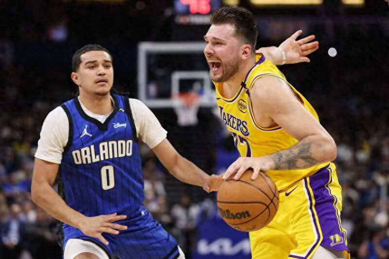The Lakers have only won 3 and lost 7 in the last 10 games, and Doncic, one of the star stars, stepped forward to shoulder the responsibility after the game