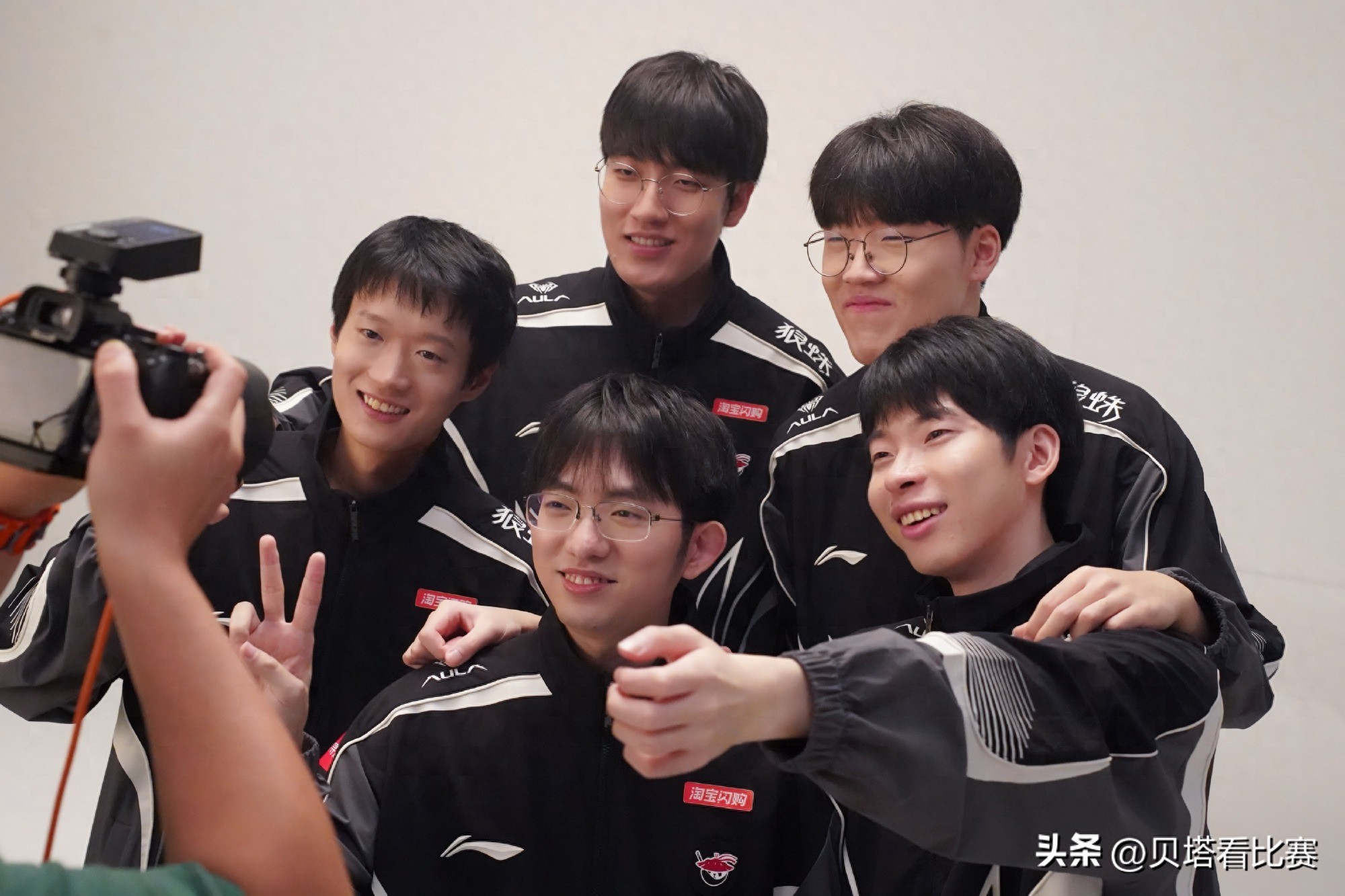 Overseas fans are buzzing about AL defeating GEN: A huge jungle gap! AL is the biggest hope for LPL to win the championship.
