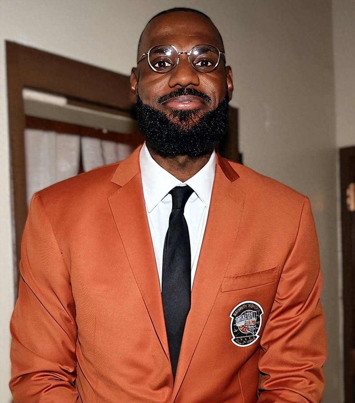 Imitating Kobe? Reports say LeBron James wants a retirement tour and doesn't want to end his career like Jordan did with the Wizards.