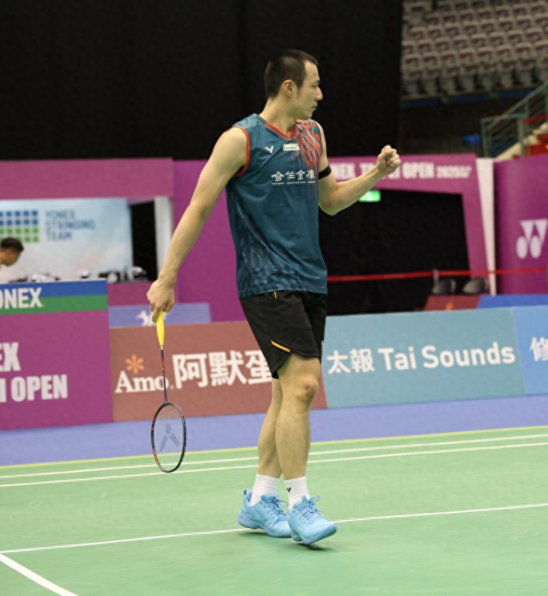 Wang Ziwei appeared at the 2025 Taipei Badminton Open with a new look with a flat head, and successfully passed the first round