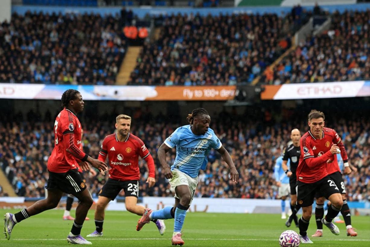 A double breakthrough and assist from De Bruyne shifted the momentum, Haaland scored twice plus a missed open goal, Manchester City defeated Manchester United 3-0.