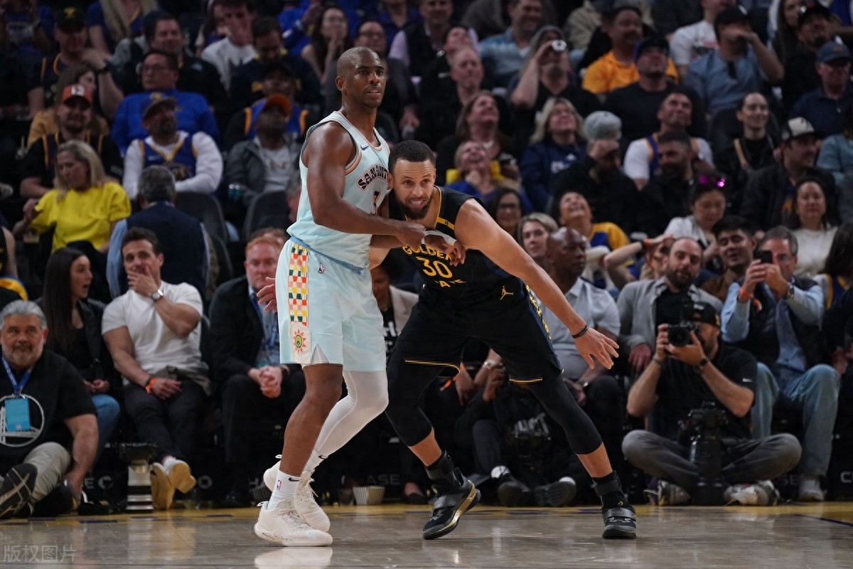 All are soldiers! Curry scored 30 points, Barnes scored a three-point shot, and the Spurs narrowly beat the Warriors with seven points