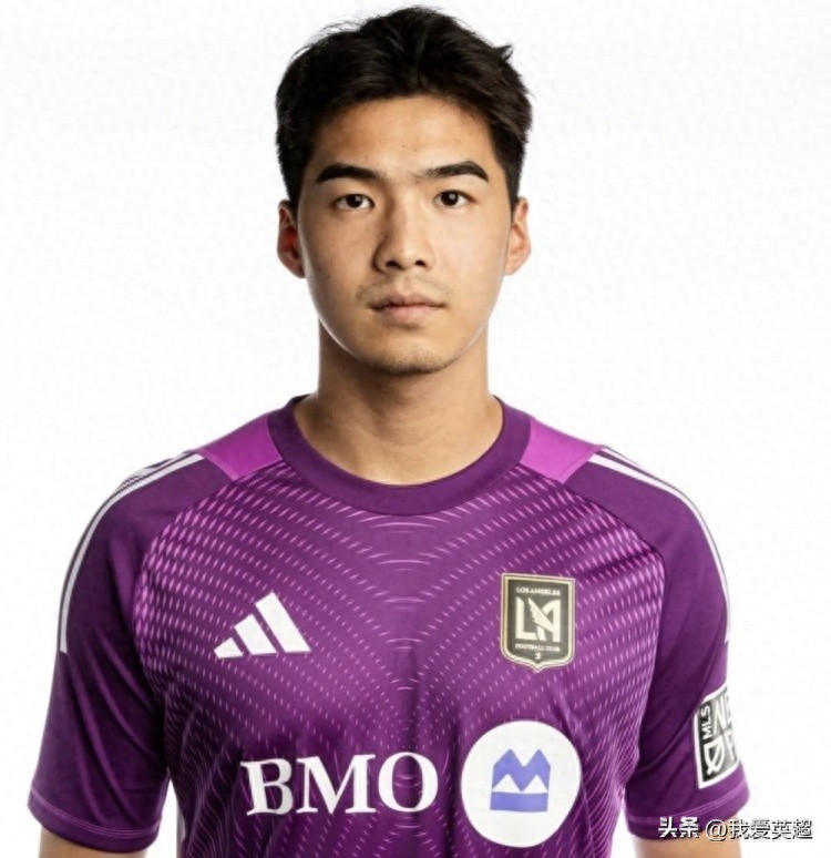 Ending a 4.5-year overseas career! Former Chinese youth national team goalkeeper, aged 22, signs with Beijing Guoan after joining Bayern Munich for €1 million.