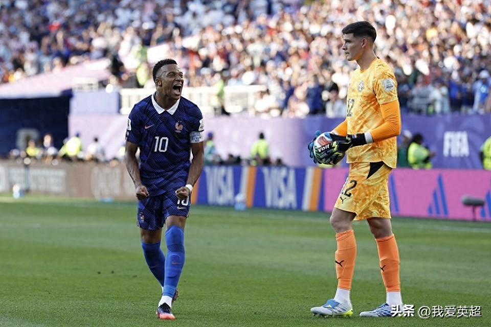 Controversy! Paraguayan goalkeeper hits Mbappé with the ball after elimination: He ignored my congratulations, no class