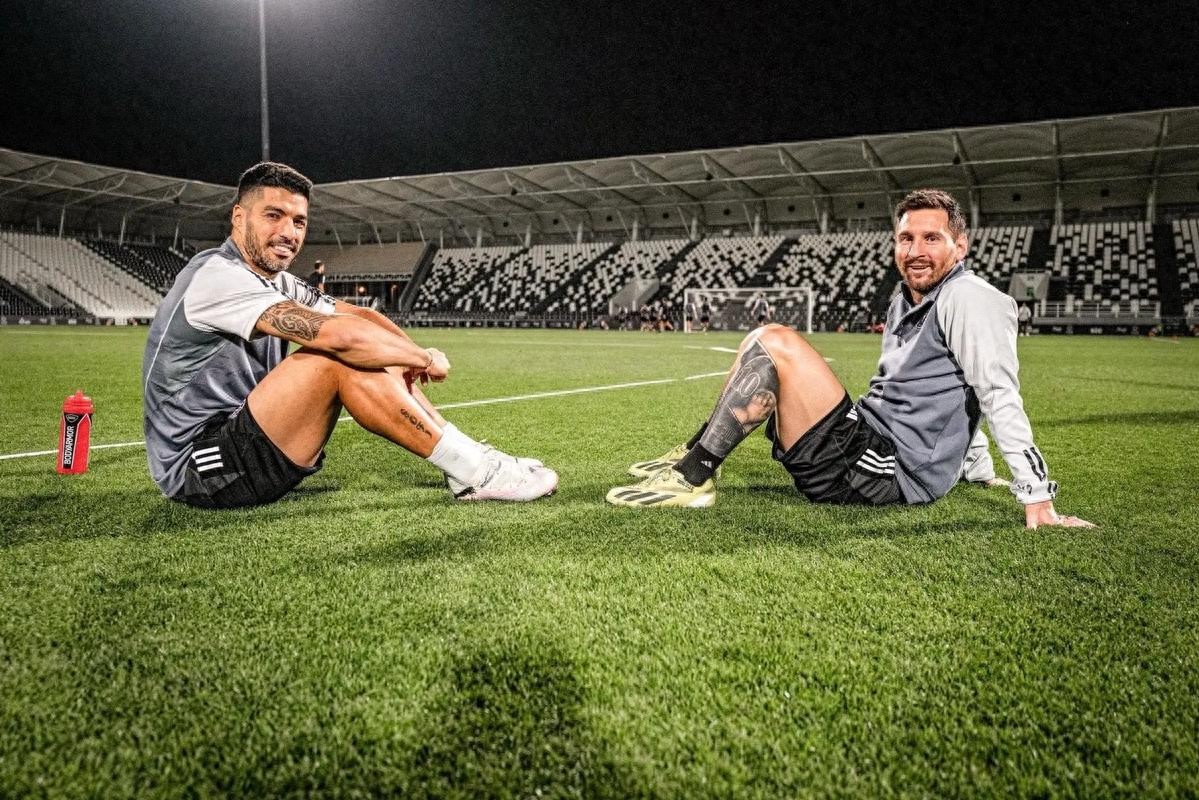 An unbeatable close partnership! Messi &amp; Suárez have shared the pitch 318 times, connecting 120 times.