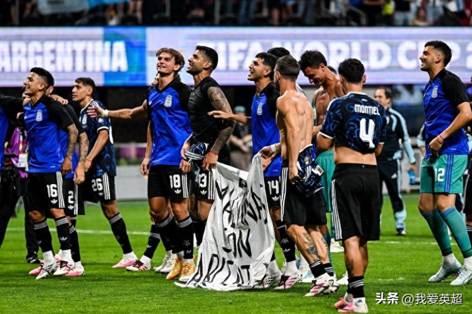 Controversial act of displaying a Falklands banner! Multiple British politicians write to FIFA demanding three Argentine players be banned from the final