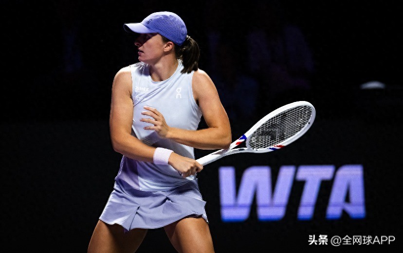 WTA Finals: Swiatek Dominates Keys, Rybakina Easily Defeats Anisimova