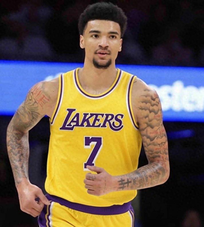 The Giannis Antetokounmpo blockbuster trade could involve as many as five teams! The Lakers have inquired about Ware, and the Pistons are interested in acquiring Tyler Herro.