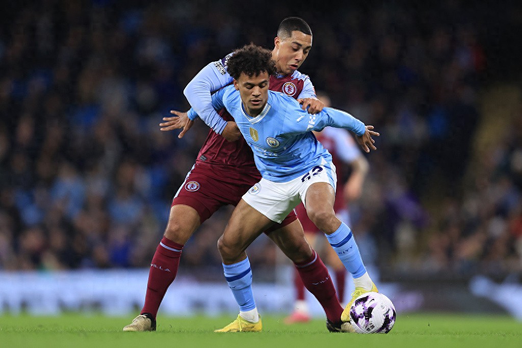 Official announcement! The summer transfer window's "big spender" is born, splashing 1.76 billion to sign 8 players, Premier League title contention is not a dream.