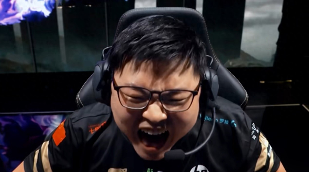 The LOL five-kill list was announced, Uzi was on the list, and Faker only had two five-kills, but had five championships