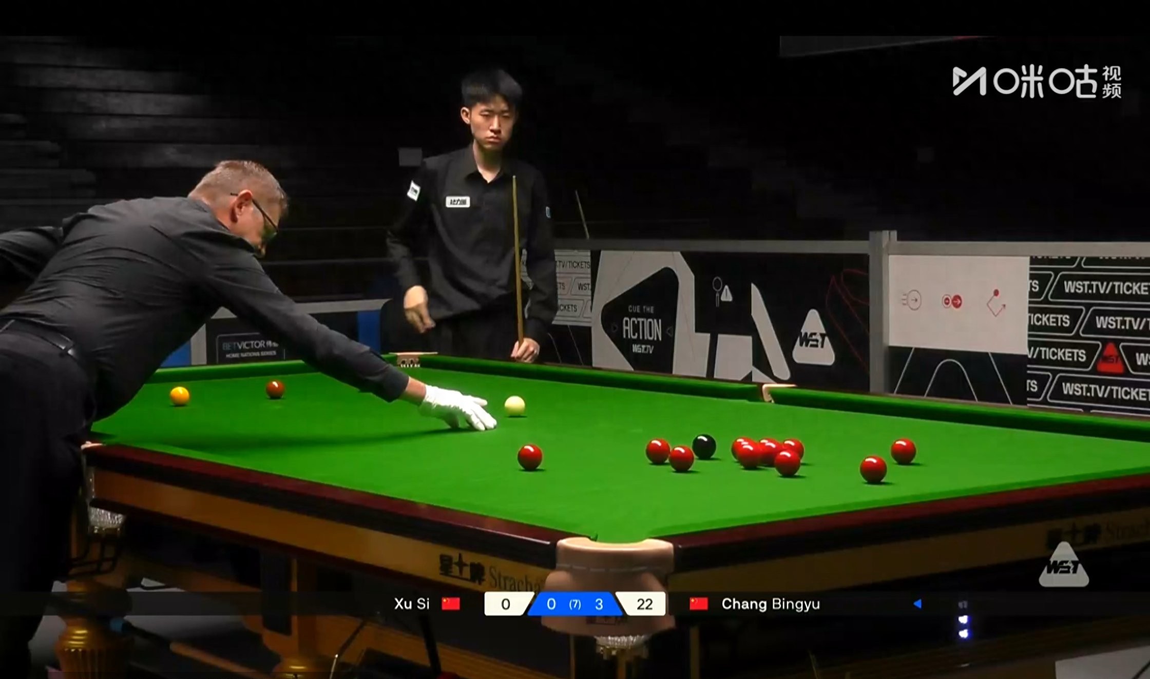 The Snooker Scottish Open is currently being broadcast live, featuring players like Bai Yulu and Chang Bingyu.