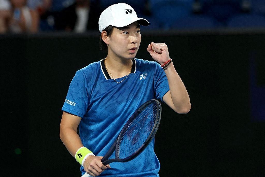 Zhang Zhizhen falters in opening match while Bai Zhuoxuan redeems the setback, creating the biggest upset in women's singles and making Turkish tennis history