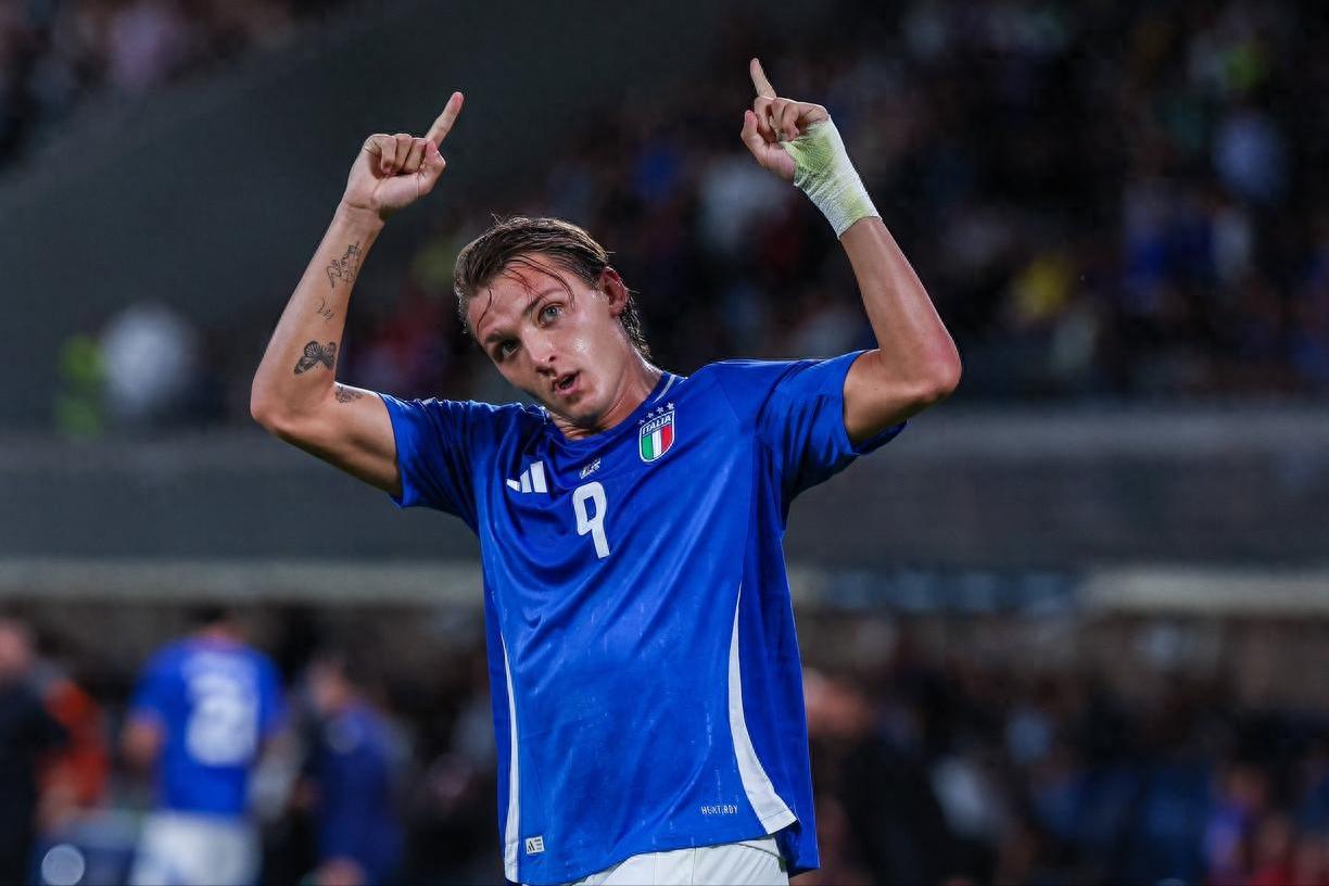 Italian football relies on a naturalized Argentine forward to shine; he provided assists, scored a hat-trick, and contributed to six goals in two World Cup qualifying matches.