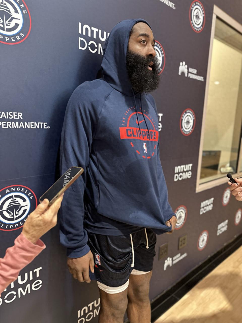 Harden is confident that his physical condition is the best of his career! He revealed that Kawhi’s performance has reached its peak, and the training camp chemistry has improved.