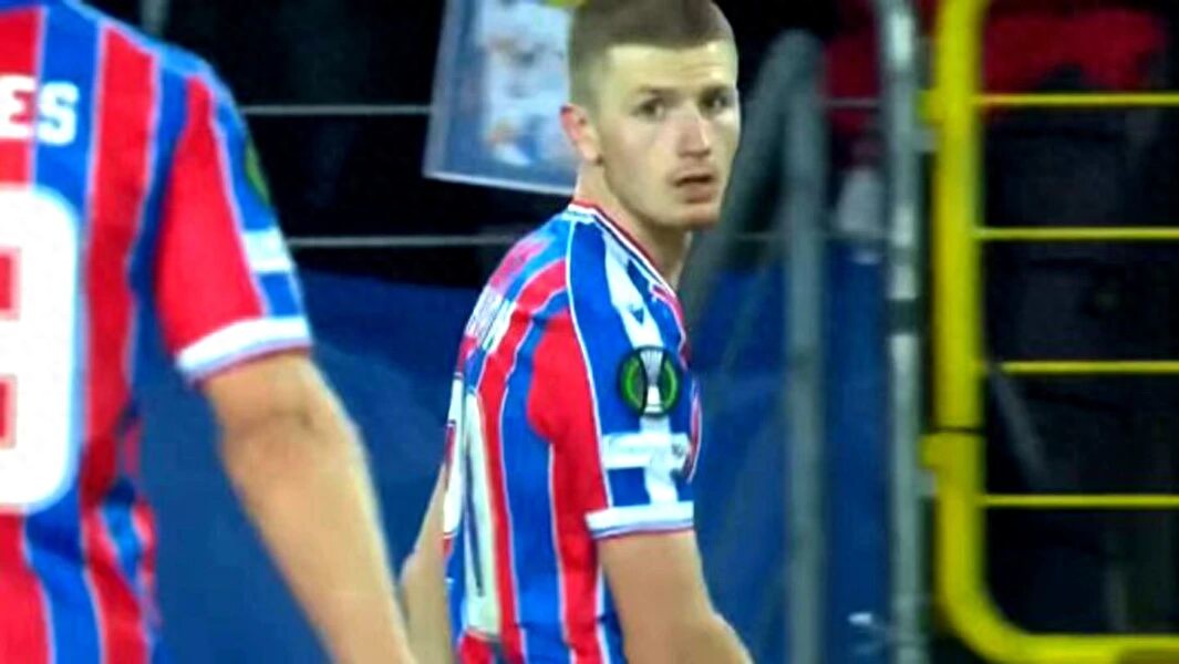 Manchester United has a gentleman's agreement to sign a new Carrick for £65 million! Bayern's prodigy linked, idol Ronaldo