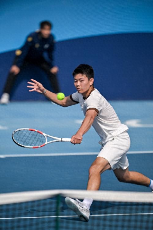 Met his compatriots again, won another victory, and Zhao Lingxi's world ranking climbed again