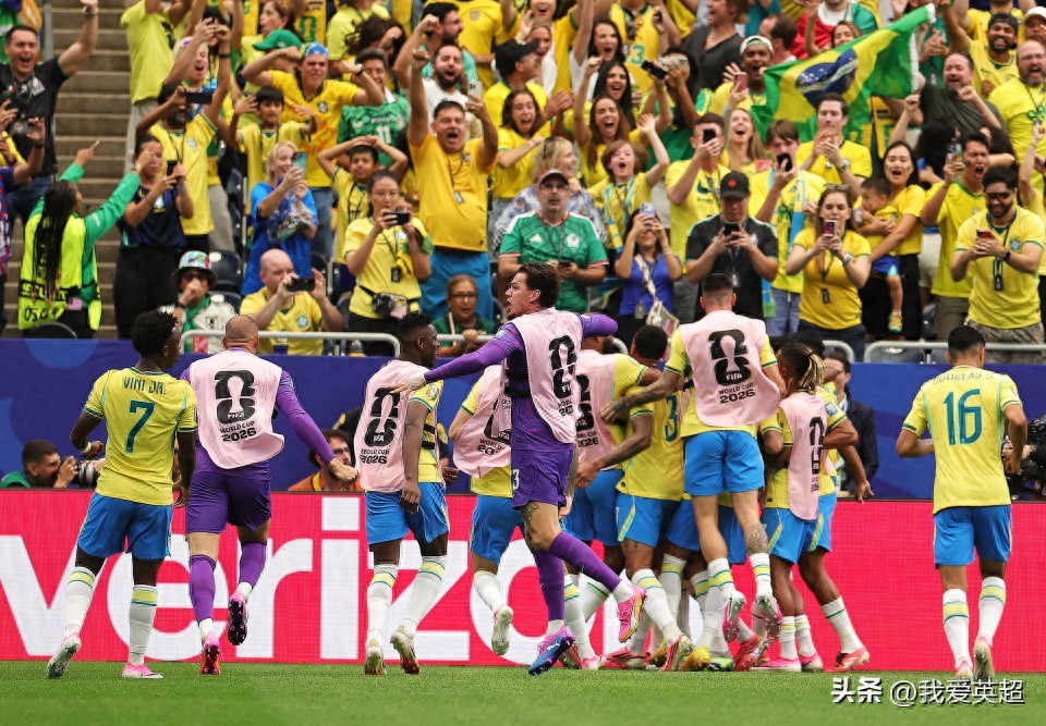 Suffered a last-minute defeat by Brazil! Japan's 28-year curse remains unbroken, still winless in World Cup knockout matches, as the manga fantasy fails to become reality.