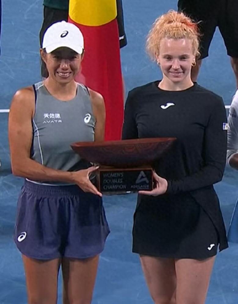 Chinese tennis has seen champions for two consecutive weeks! Zhang Shuai swept the women's doubles final and heads to the Australian Open as a titleholder.