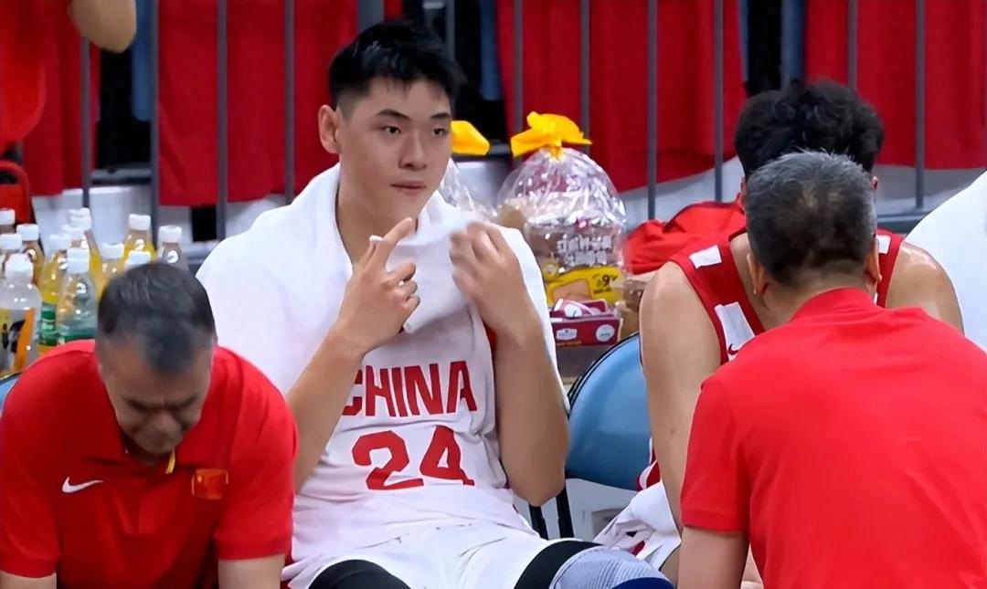 The Chinese men's basketball team defeated Australia! Wang Junjie remains a top-tier player.