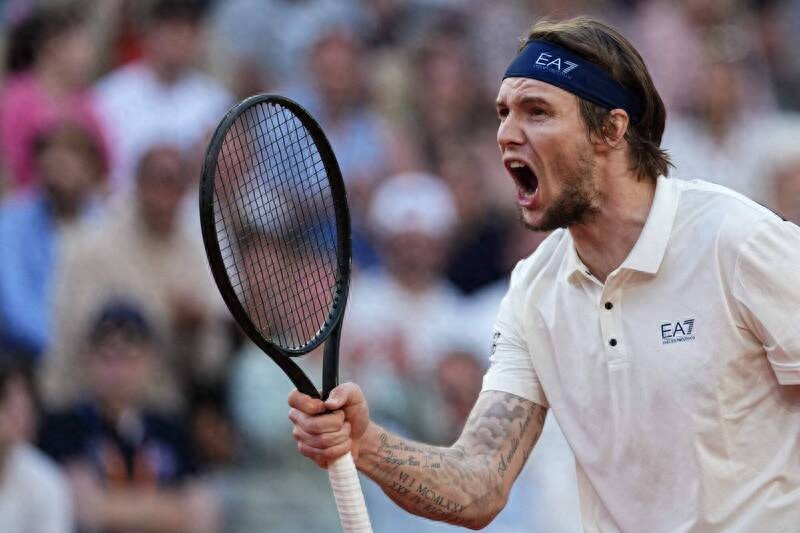 Barberry was upset at the 2025 French Open, becoming the first Kazakh men's singles player to reach the quarterfinals of a Grand Slam